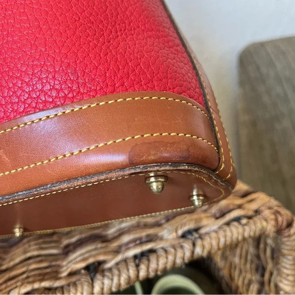Dooney & Bourke VINTAGE AWL red large Hobo Purse - Picture 8 of 15